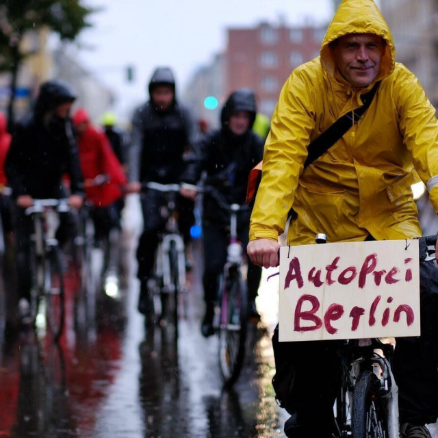 &lt;p&gt;Peticija za zabranu automobila u Berlinu&lt;/p&gt;
