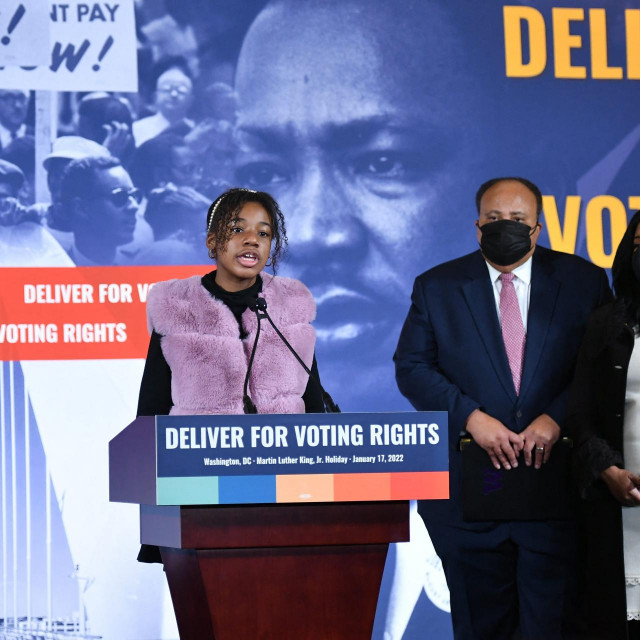 &lt;p&gt;Arndrea Waters King  and Martin Luther King III slušaju govor svoje kćeri Yolande Renee King u Washingtonu&lt;/p&gt;
