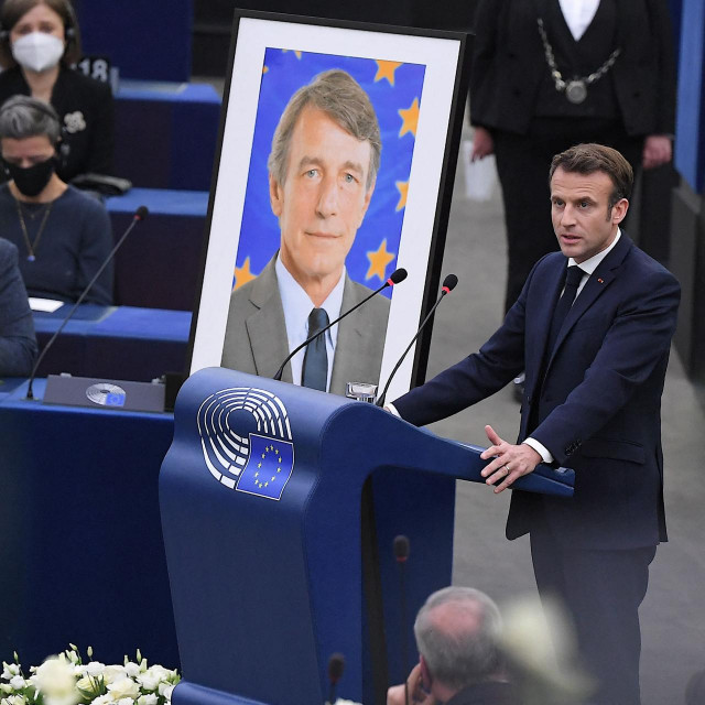 &lt;p&gt;Francuski predsjednik Emmanuel Macron na komemoraciji&lt;/p&gt;
