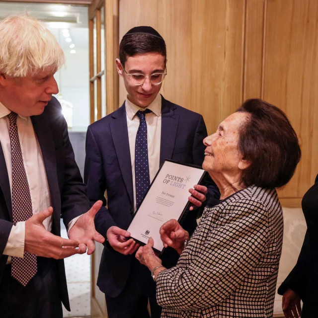 &lt;p&gt;Lily Ebert s britanskim premijerom Borisom Johnsonom&lt;/p&gt;
