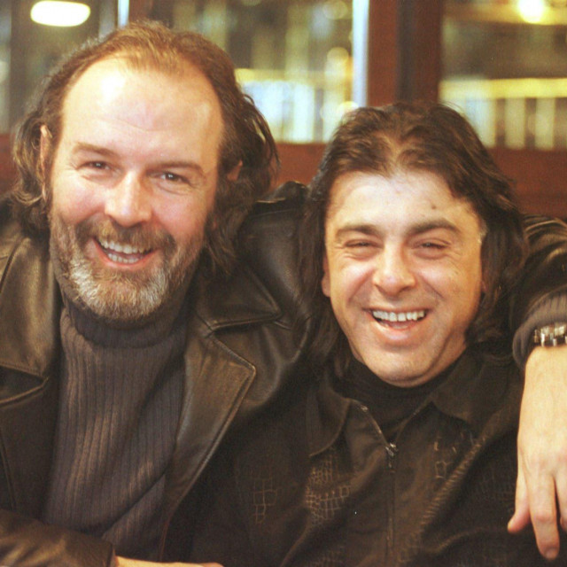 &lt;p&gt;Husein Hasanefendić Hus i Aki Rahimovski, snimljeni 2000. godine&lt;/p&gt;
