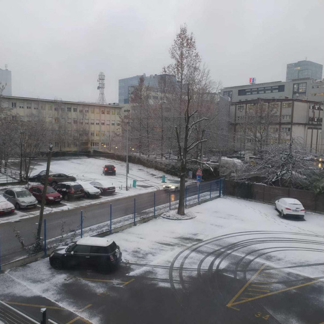 &lt;p&gt;Snijeg u Zagrebu&lt;/p&gt;
