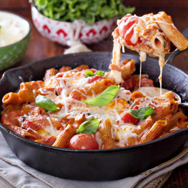 &lt;p&gt;Pasta bake with whole wheat penne, tomatoes and mozarella&lt;/p&gt;
