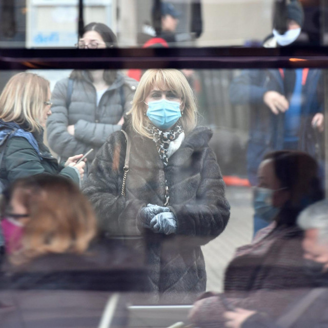 &lt;p&gt;Građani i dalje strplivo nose maske kao zaštitu od koronavirusa.&lt;/p&gt;
