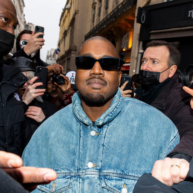 Jutarnji list - Kanye West ima neobičan plan: 'Želim da beskućnici na revijama  nose odjeću s mojim potpisom'