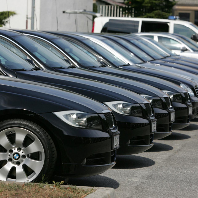 <p>Predstavljanje novih policijskih presretača<br />
(BMW, Mercedes, Škoda Superb)</p>
