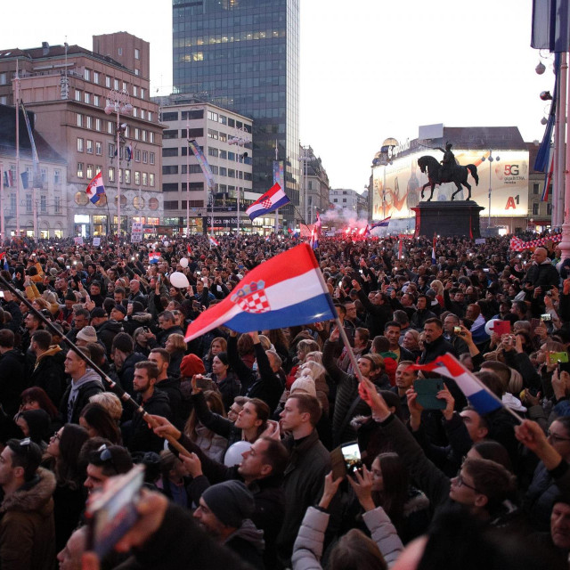 &lt;p&gt;prosvjed protiv covid mjera u Zagrebu održan u studenome 2021.&lt;/p&gt;
