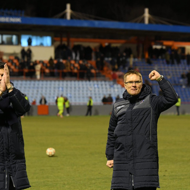 Sportski direktor Hajduka Mindaugas Nikoličius (lijevo) i trener Valdas Dambrauskas slave pobjedu u Šibeniku
