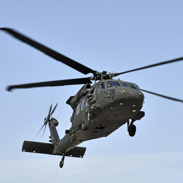 &lt;p&gt;Helikopter Sikorsky UH-60 Black Hawk&lt;/p&gt;

