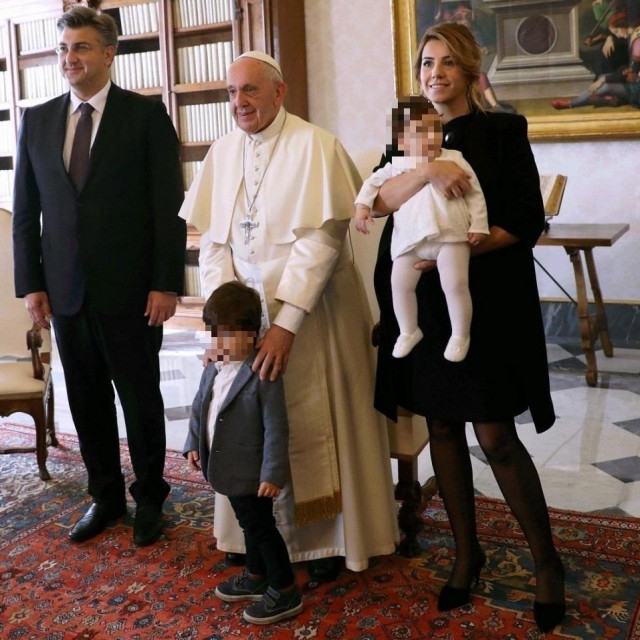 Premijer s obitelji u posjetu papi Franji
