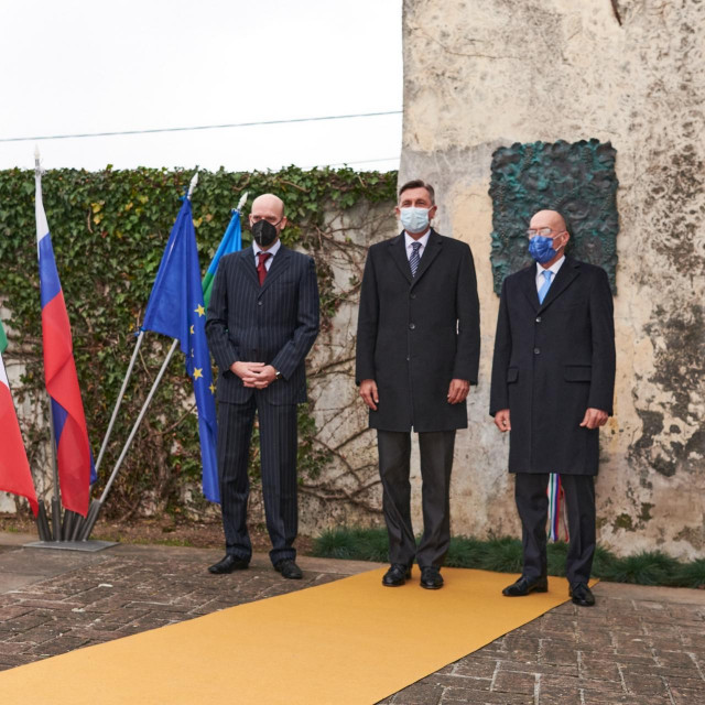 &lt;p&gt;Predsjednik Republike Slovenije Borut Pahor i Igor i Simon Simčič, sin i unuk Zvonimira Simčiča - Medota na otkrivanju spomenika&lt;/p&gt;
