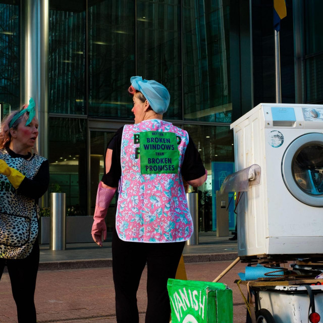&lt;p&gt;Prosvjedi zbog greenwashinga ispred središta banke Barclays u Londonu, ilustracija&lt;/p&gt;
