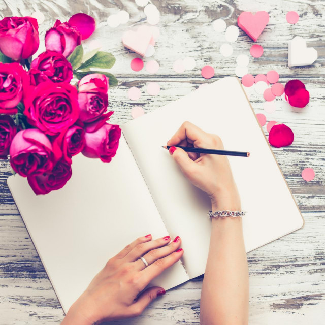 &lt;p&gt;Ljubavna pisma su jedan od najvećih primjera prave romanse. Pismo čak nije ni romantični dio, već ideja da vaš partner misli na vas čak i kada nije fizički u vašoj prisutnosti&lt;/p&gt;
