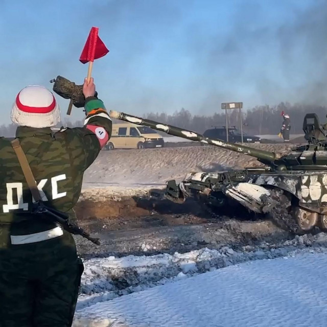 Manevri ruskih tenkova u blizini granice s Ukrajinom

