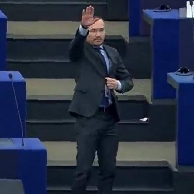 &lt;p&gt;Angel Džambazki tijekom rasprave u Europskom parlamentu&lt;/p&gt;
