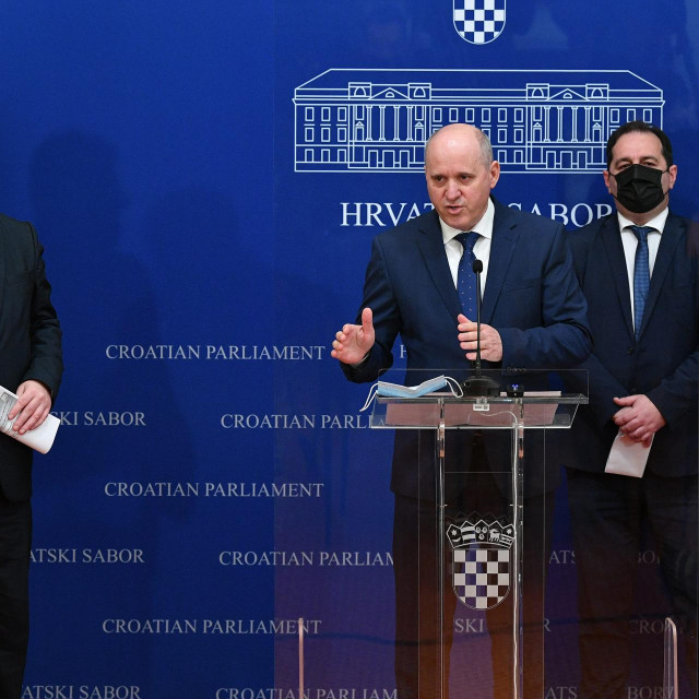&lt;p&gt;Josip Borić, Branko Bačić i Marko Pavić&lt;br /&gt;
 &lt;/p&gt;
