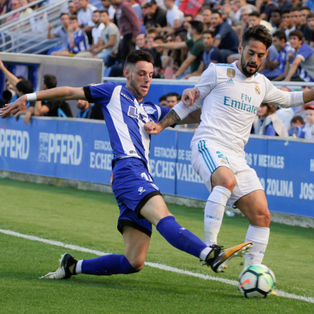 Isco (Real Madrid) i Burgui (Alaves)
