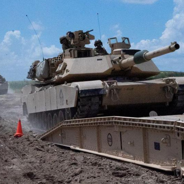 &lt;p&gt;Tenk Abrams M1A2 SEPv3&lt;/p&gt;
