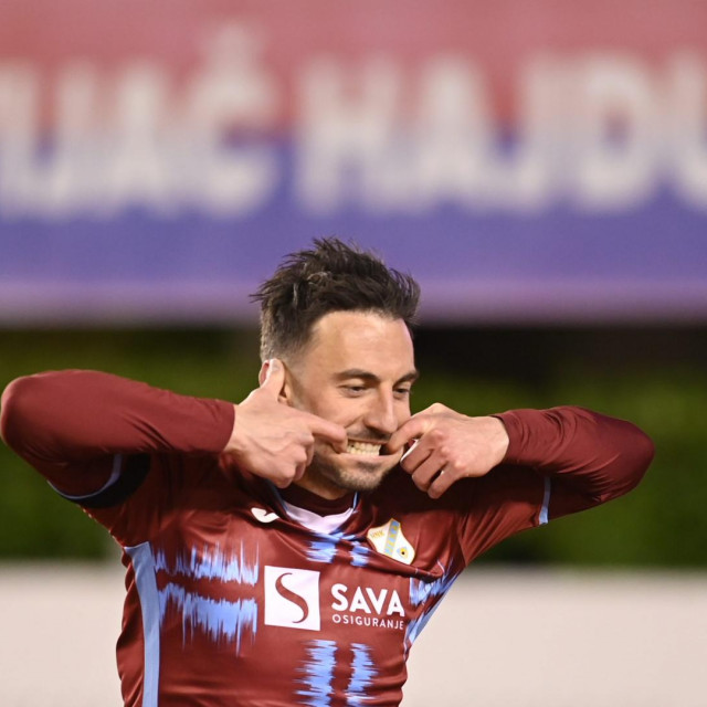 Josip Drmić slavi gol za 0:1
