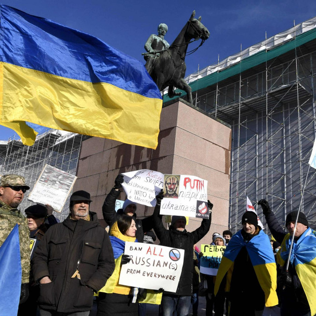U Helsinkiju se prošlog vikenda građani okupili kako bi dali podršku Ukrajini koja se već danima suprostavlja ruskoj agresiji
