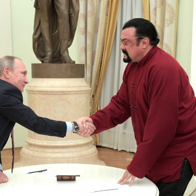 &lt;p&gt;Vladimir Putin i Steven Seagal&lt;/p&gt;
