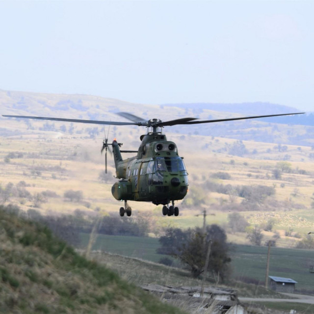 &lt;p&gt;helikopter IAR 330-Puma&lt;/p&gt;
