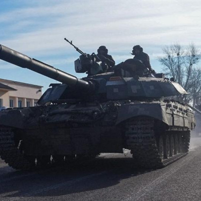 &lt;p&gt;Ruski tenk na ulazu u Čugujev&lt;/p&gt;
