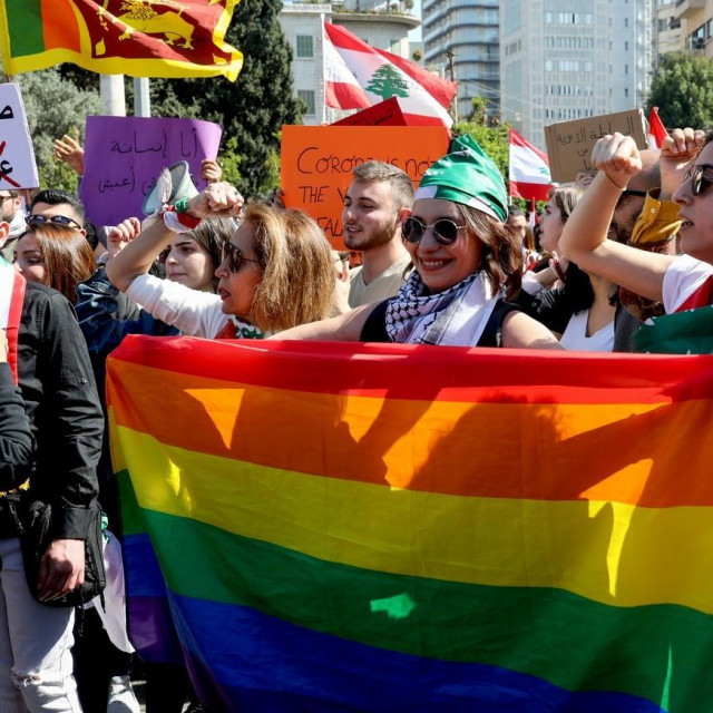 &lt;p&gt;Libanonska LGBT zajednica podiže zastavu duginih boja u Bejrutu.&lt;/p&gt;

