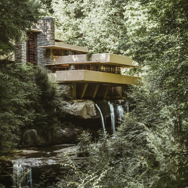&lt;p&gt;Fallingwater kuća, arhitekt Frank Lloyd Wright&lt;/p&gt;
