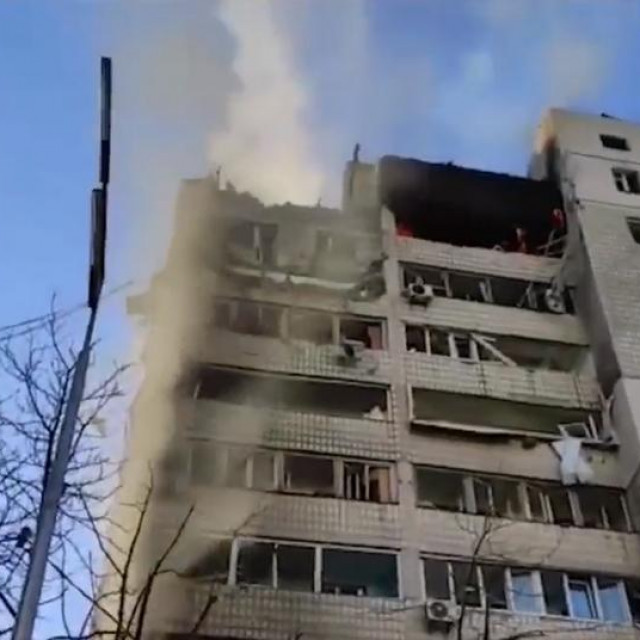 Oštećena zgrada u četvrti Ševčenkivskij u Kijevu
