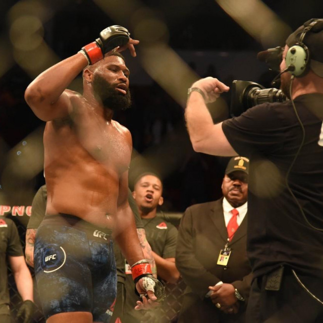 &lt;p&gt;Jan 25, 2020; Raleigh, NC, USA; Curtis Blaydes (red gloves) defeats Junior Dos Santos (blue gloves) during UFC Fight Night at PNC Arena.,Image: 494798873, License: Rights-managed, Restrictions: *** World Rights ***, Model Release: no, Credit line: USA TODAY Network/ddp USA/Profimedia&lt;/p&gt;
