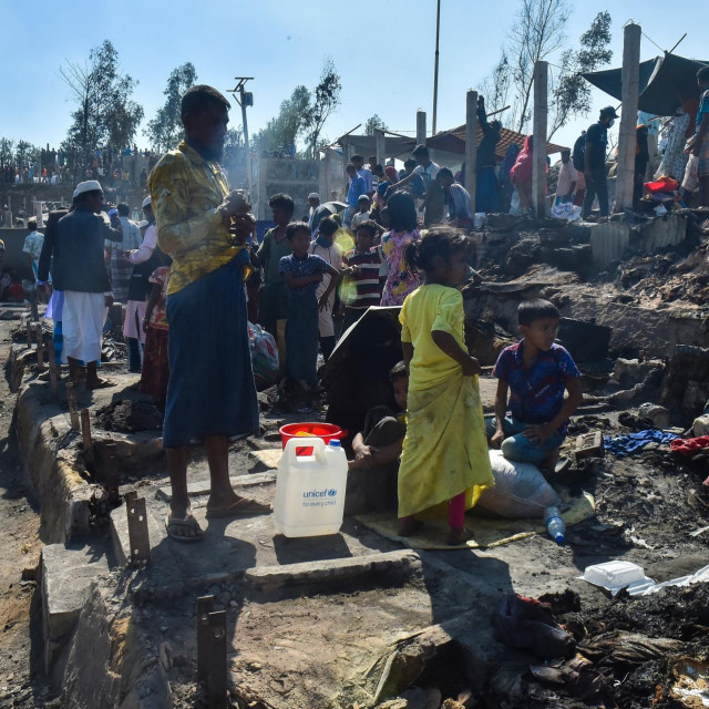 &lt;p&gt;Dan nakon što je požar uništio dijelove izbjegličkog kampa Rohingya u Ukhiji&lt;/p&gt;
