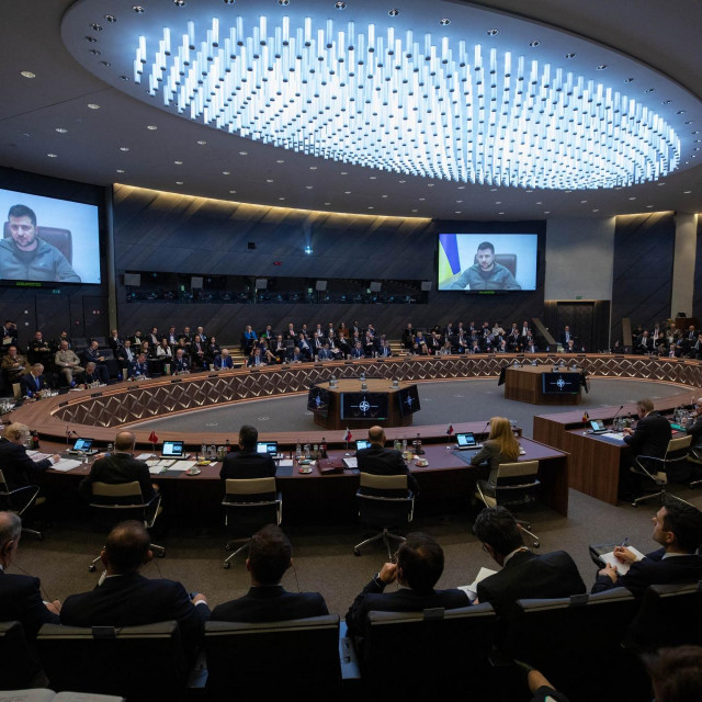 &lt;p&gt;Zelenski se obraća putem video veze na NATO summitu&lt;/p&gt;
