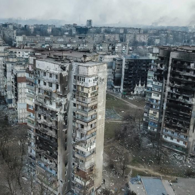Uništene zgrade u Mariupolju
