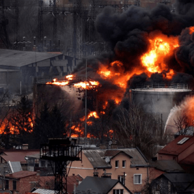 &lt;p&gt;Prizor napada na Lavov; Biden drži govor u Varšavi; muškarac među ruševinama kraj Kijeva&lt;/p&gt;
