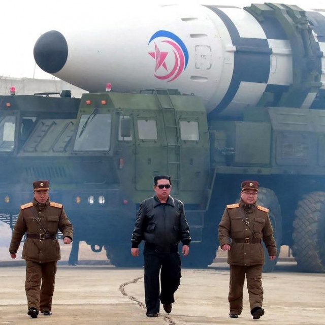 &lt;p&gt;Kim Jong Un na testiranju nove vrste interkontinentalne balističke rakete&lt;/p&gt;
