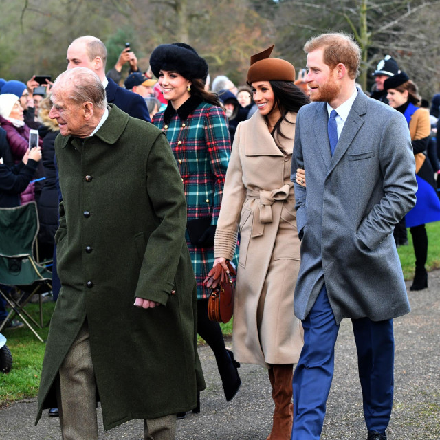 &lt;p&gt;Princ William, Kate Midleton, Meghan Markle, princ Philip, princ Harry&lt;br /&gt;
 &lt;/p&gt;