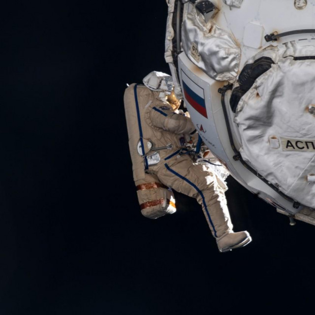 &lt;p&gt;Anton Škaplerov u orbiti.&lt;/p&gt;