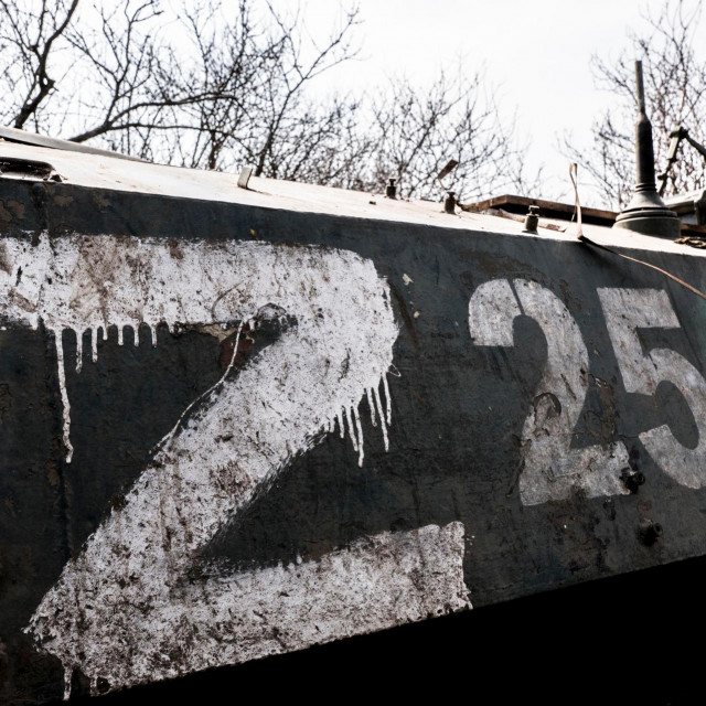 &lt;p&gt;Napušteni ruski tenk na bojištu u Ukrajini&lt;/p&gt;