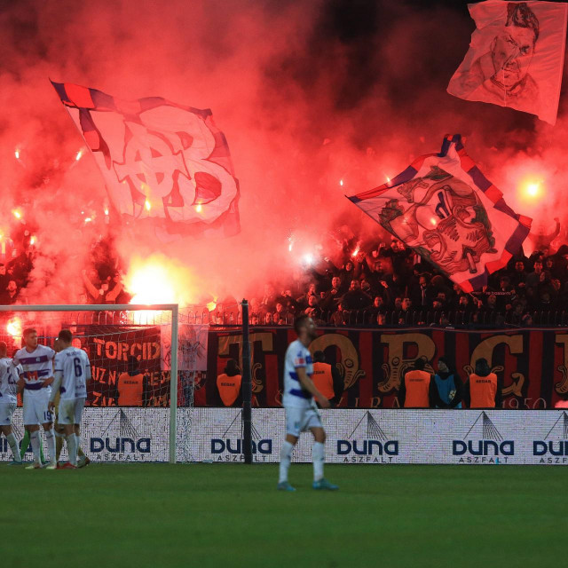 HNK Gorica kažnjena zbog bakljade Torcide na Gradskom stadionu