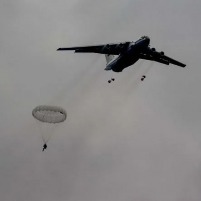 &lt;p&gt;Ruski i bjeloruski padobranci na vojnoj vježbi ”Zapad-2021” u rujnu prošle godine&lt;/p&gt;