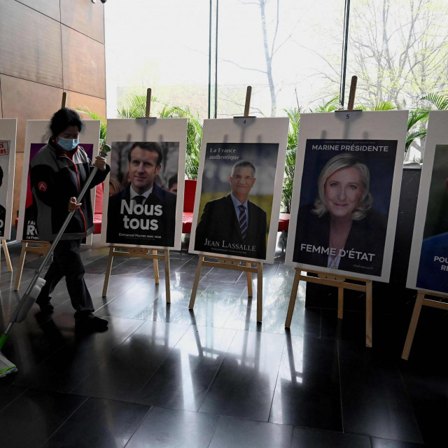 &lt;p&gt;Posteri francuskih predsjedničkih kandidata&lt;/p&gt;