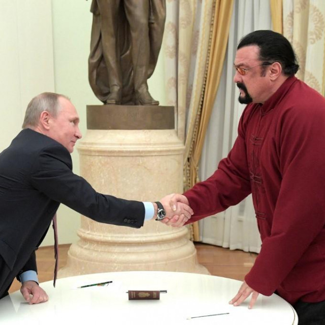 &lt;p&gt;Vladimir Putin i Steven Seagal&lt;/p&gt;
