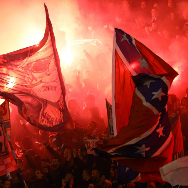 Hajduk je zbog bakljade navijača dobio novu kaznu