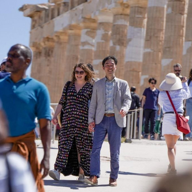 Turisti na Akropoli u Ateni