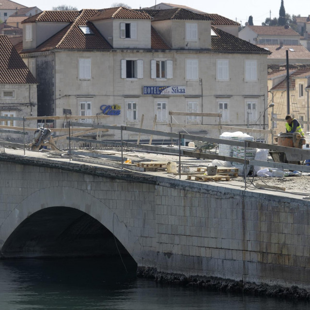 &lt;p&gt;radovi na mostu Trogir - Čiovo&lt;/p&gt;