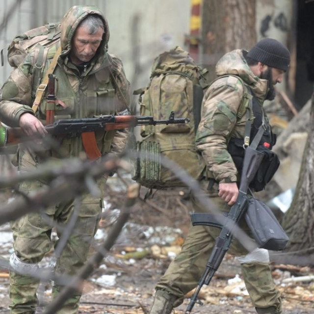 Čečenski borci na ulicama Mariupolja