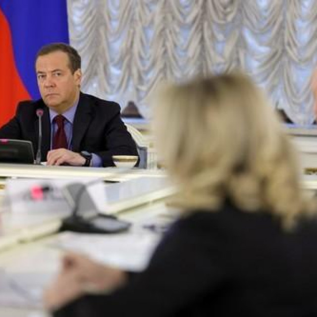 &lt;p&gt;Dmitrij Medvedev (lijevo)&lt;/p&gt;