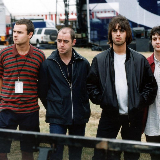 &lt;p&gt;S lijeva na desno: Alan White, Paul ”Bonehead” Arthurs, Liam Gallagher, Paul ”Guigsy” McGuigan i Noel Gallagher&lt;/p&gt;