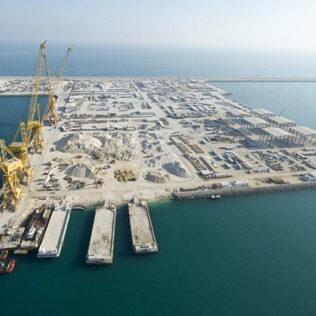 &lt;p&gt;Katarski LNG terminal&lt;/p&gt;